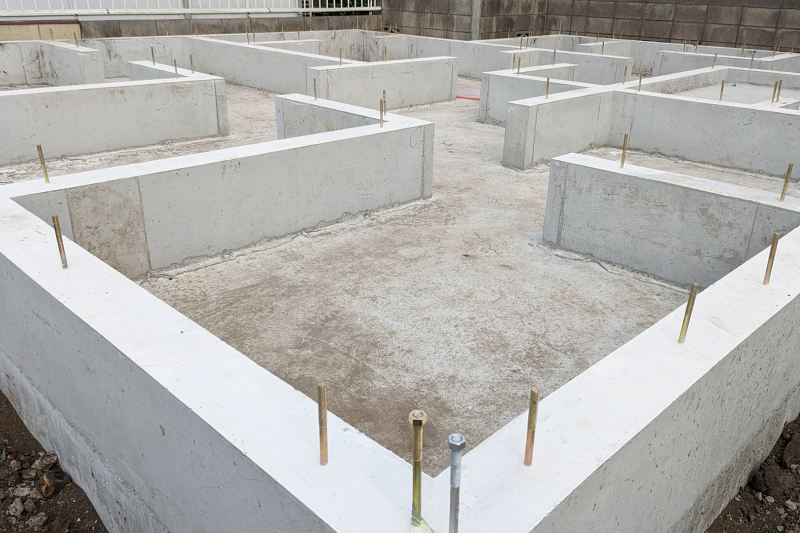 基礎の標準仕様であるベタ基礎が支える家の耐久性