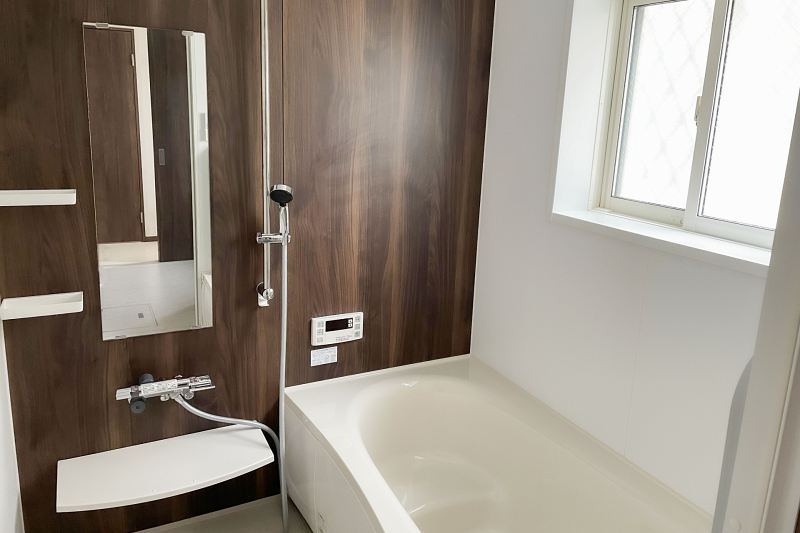 お風呂の標準仕様とリクシル・ハウステックの特徴